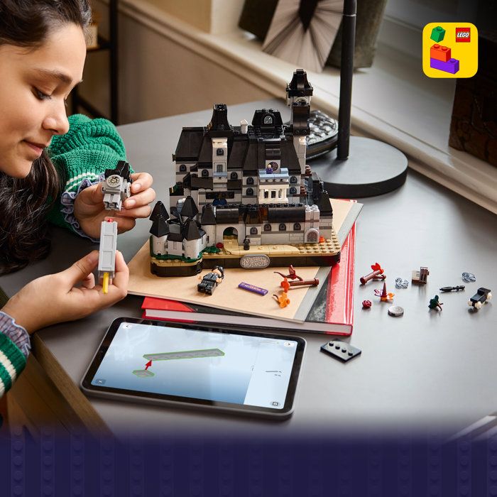 LEGO Wednesday 76788 Nevermore Academy - School Model with 3 Minifigures - Building Set for Ages 10 and Up - Model - Gift