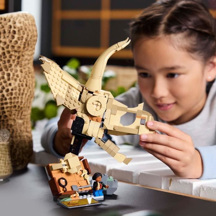LEGO Jurassic World 76969 Dinosaur Fossils: Triceratops Skull - Game for 9 year olds
