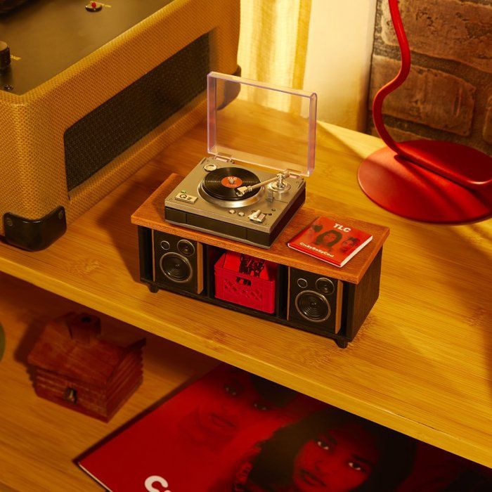 MGA's Miniverse - Real Music - Record Player - 30-Second Songs - Includes: 1 Vinyl Record - Compatible with Real Music vinyl records