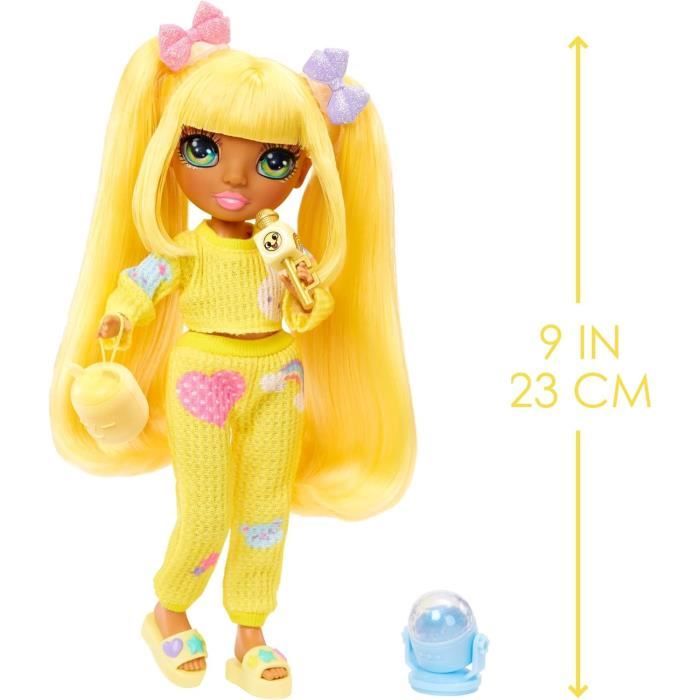 Junior High Pajama Party - 22 cm articulated fashion doll - Sunny (Yellow) - Many accessories - from 4 years
