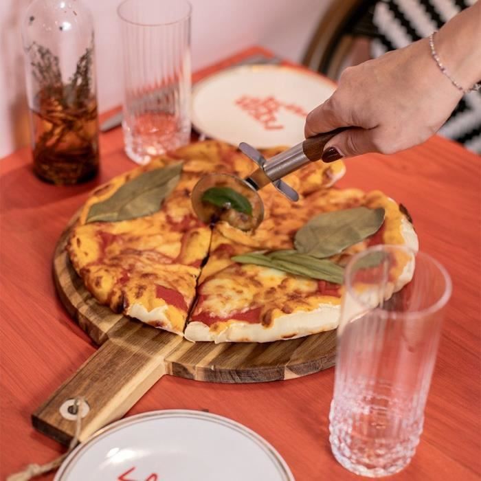Pizza set - LIVOO - MES158 - Acacia wood - 30 x 45 cm - 1 pizza cutter - Handle with hanging hole