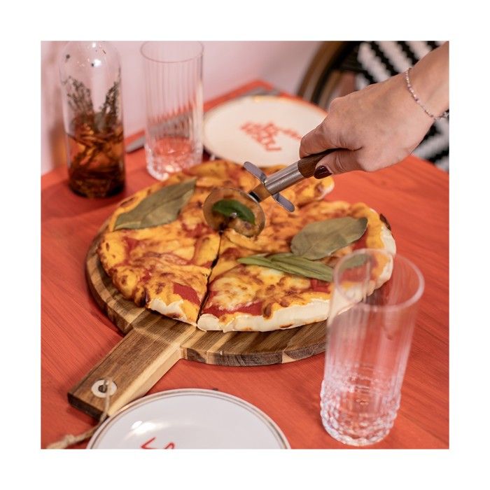 Pizza set - LIVOO - MES158 - Acacia wood - 30 x 45 cm - 1 pizza cutter - Handle with hanging hole