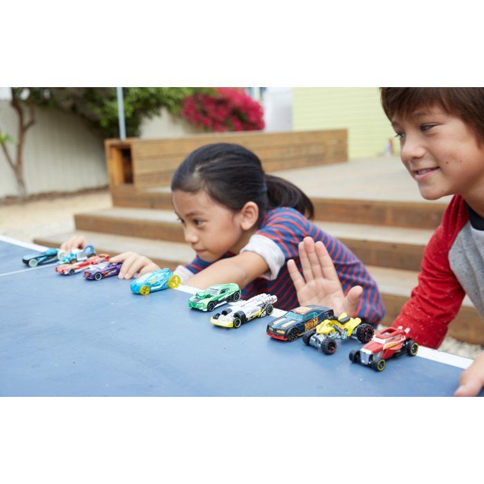 HOT WHEELS - Box of 5 Cars - Random Model