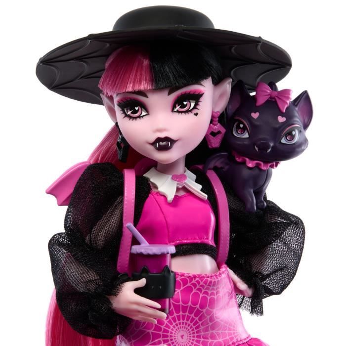Monster High Draculaura Doll with Pet and Accessories HRP64