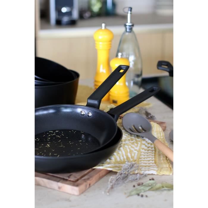 Frying pan - MENASTYL - 6020636 - Forged aluminum - 24 cm - Black - Suitable for all hobs including induction