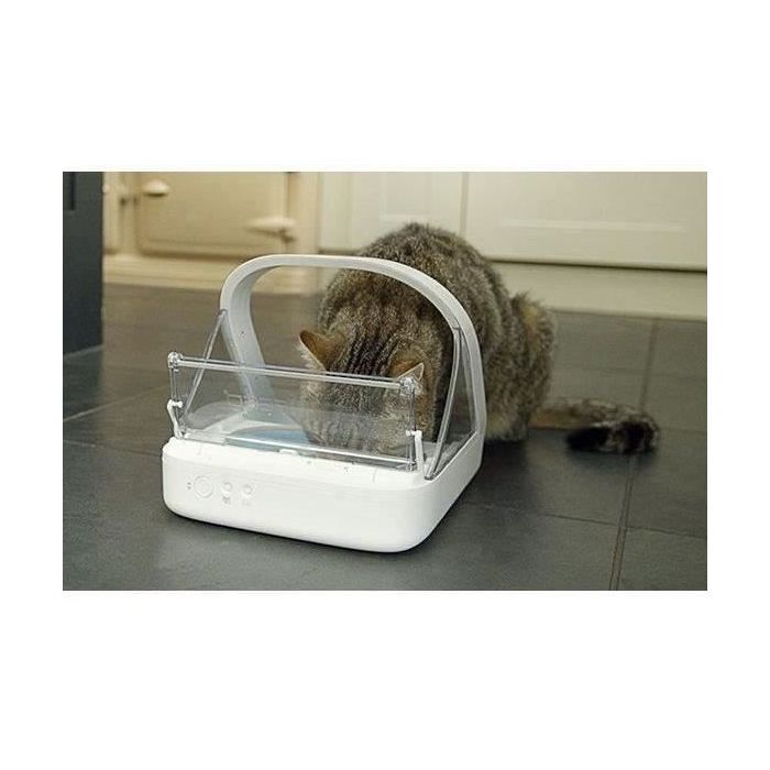 Surefeed Electronic - White Food Distributor (delivered with a single bowl, a double bowl, a carpet and a medallion)