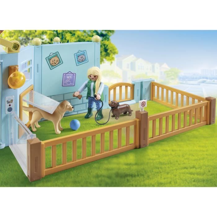 PLAYMOBIL 71742 Animal Hotel Caretakers Accessories