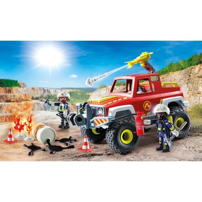 PLAYMOBIL 71824 Fire engine with flaming canister