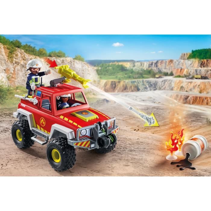 PLAYMOBIL 71824 Fire engine with flaming canister