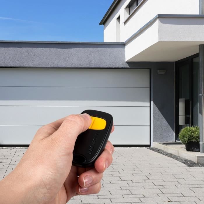 2-channel remote control - SCS SENTINEL - SimplyControl - Yellow, range 40m, frequency 433.92 MHz, CR2032 lithium battery included