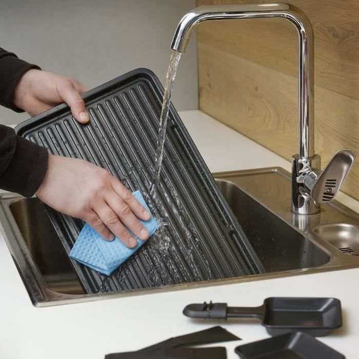 Raclette machine - SEVERIN - RG9670 - 8 people - Large non-stick cooking plate 41.7 x 26.3 cm - 1400 W - Black