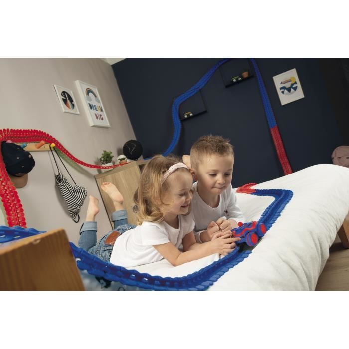 Spidey Flextreme Discovery Set - Batteries Included - 184 Flexible Tracks and 1 Vehicle