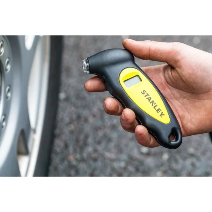 STANLEY - Digital Tire Pressure Tester - STHT80874-0 - Accuracy +/- 0.5 PSI