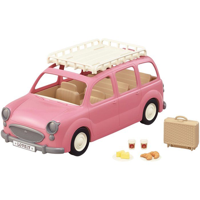 The pink minivan and picnic set