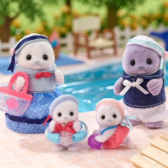 Articulated Family - SYLVANIAN FAMILIES - Seal Family - 4 Characters and Beach Accessories