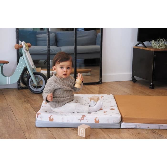 Malin Tineo Little Farmer - Multifunction 3 in 1 and scalable carpets - play mat or awakening carpet - 120x120 cm