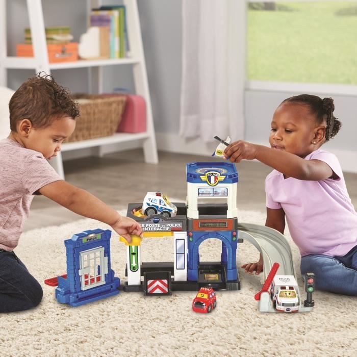 VTECH TUT TUT BOLIDES PRO SERIES - SUPER INTERACTIVE POLICE STATION (+ CHRIS, POLICE LIEUTENANT)