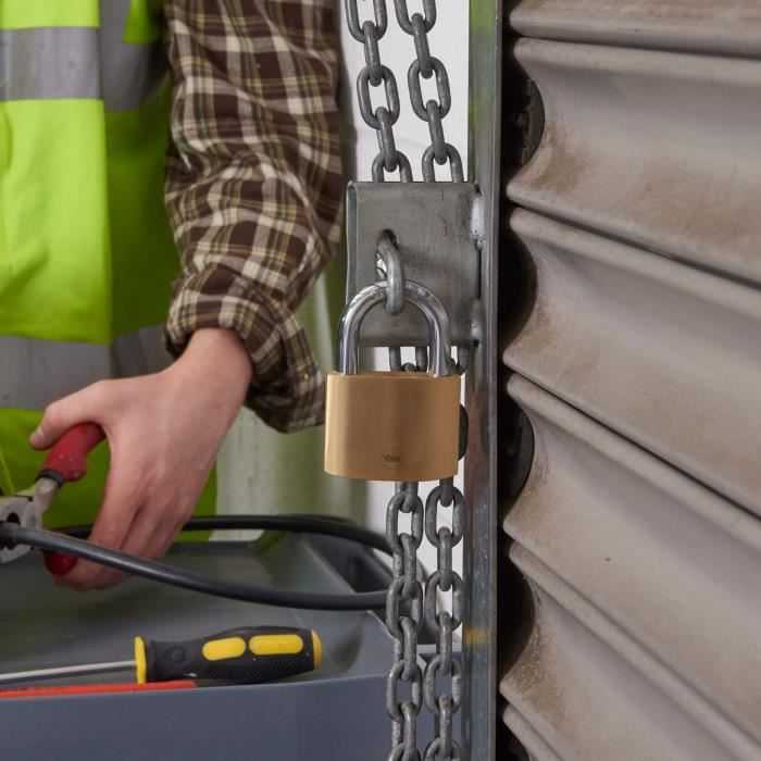 Brass padlock - YALE - Y110B/60/132/1 - 60 mm - Hardened steel shackle - 3 keys - For access hatches, chains, ladders, gates